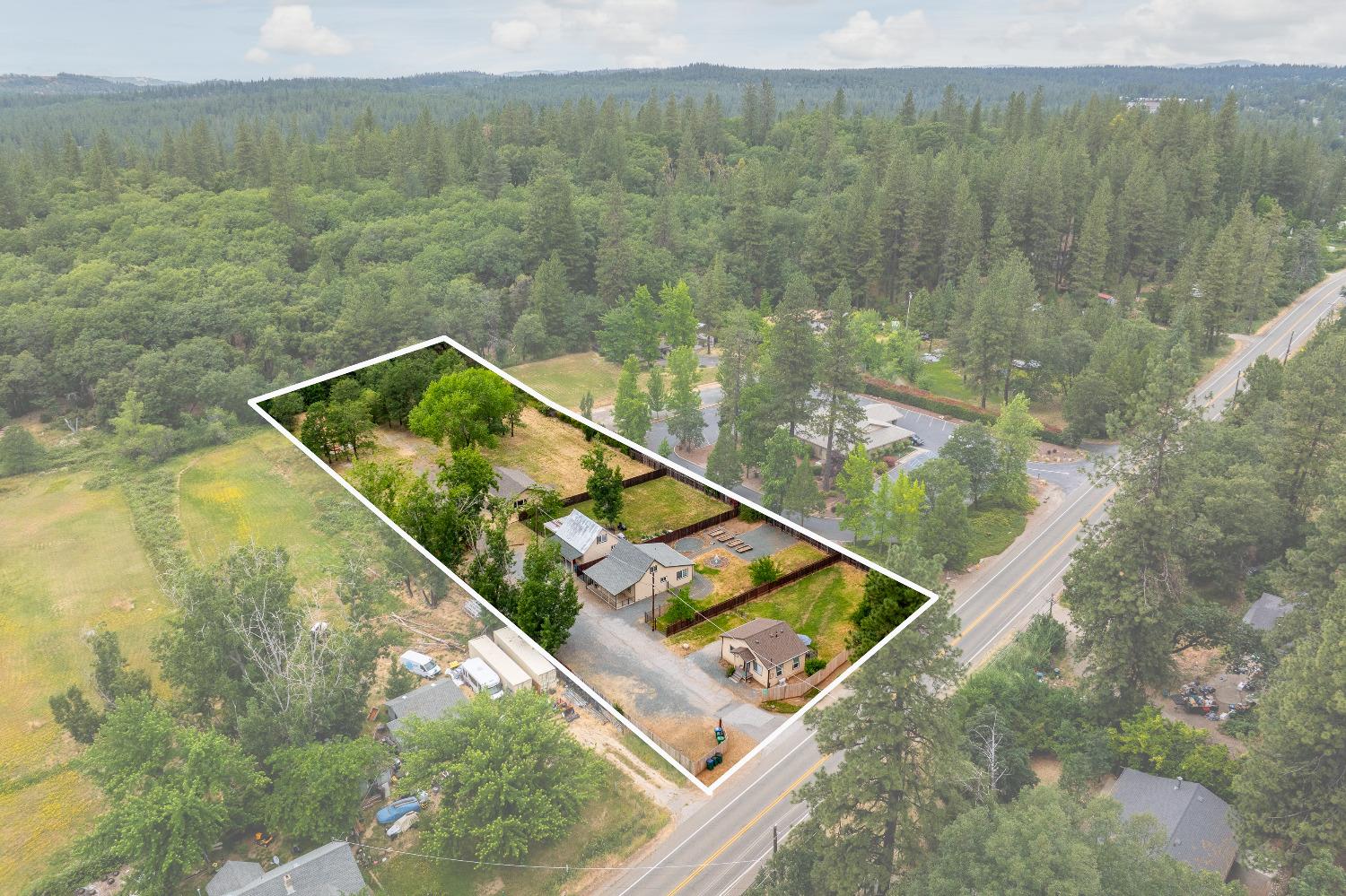 12896 La Barr Meadows Road, Grass Valley, California image 2