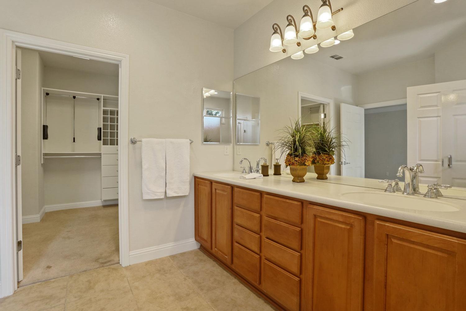 Detail Gallery Image 33 of 55 For 2375 Degroot Ln, Manteca,  CA 95336 - 2 Beds | 2 Baths