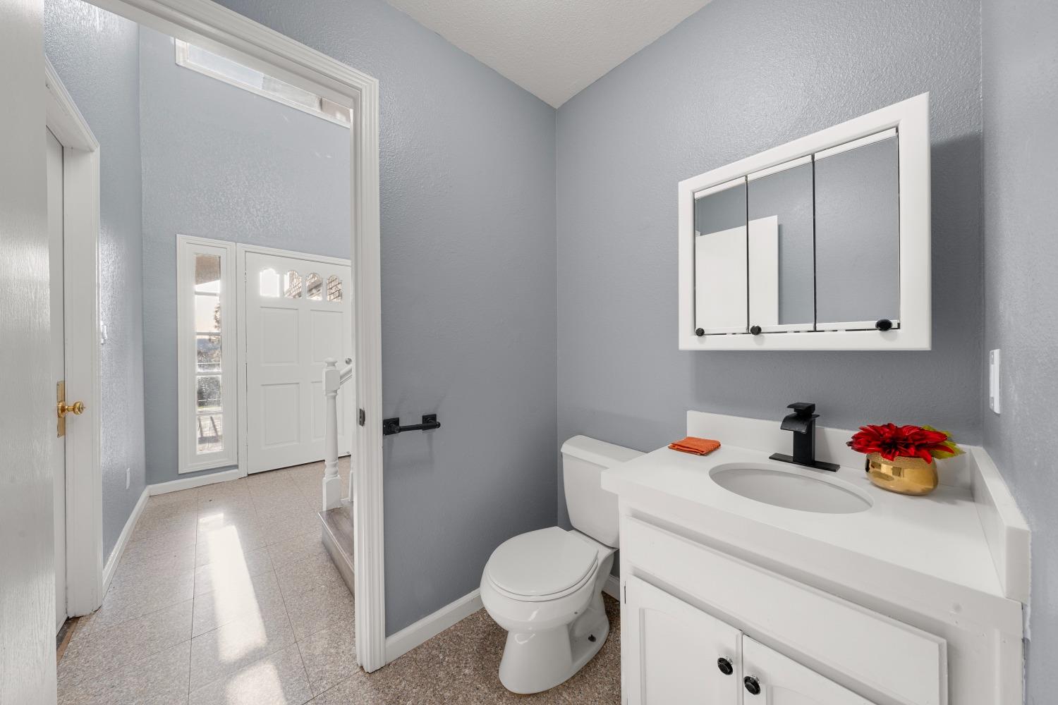 Detail Gallery Image 22 of 41 For 640 Kanaka Valley, Rescue,  CA 95672 - 3 Beds | 2/1 Baths