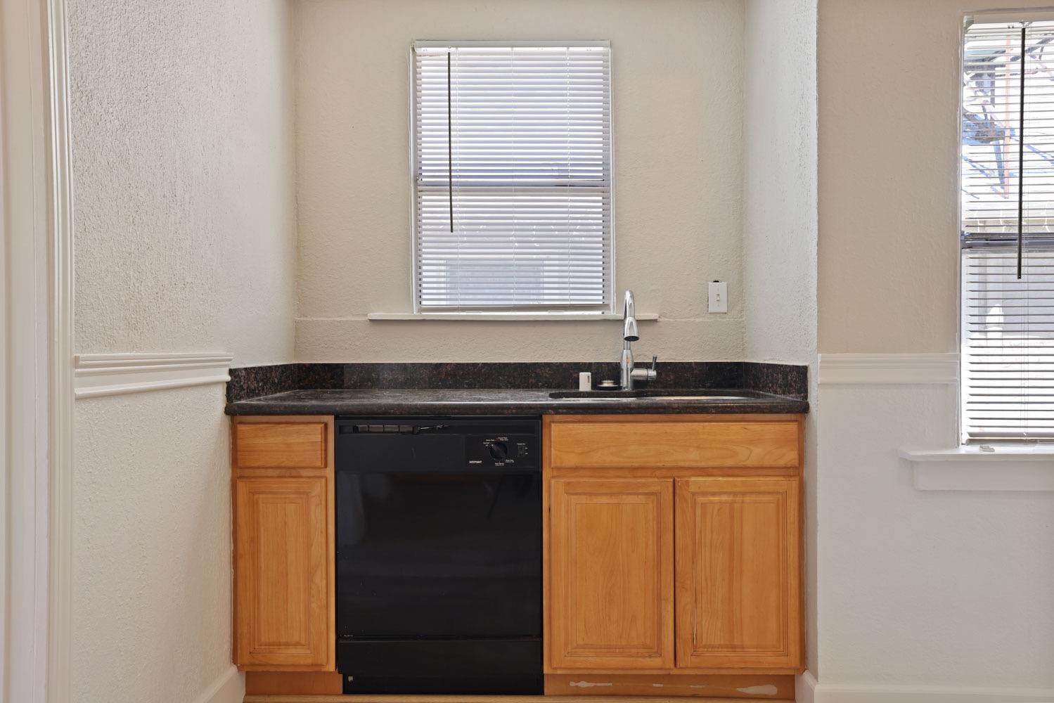Detail Gallery Image 14 of 39 For 118 W Highland Ave, Tracy,  CA 95376 - – Beds | – Baths