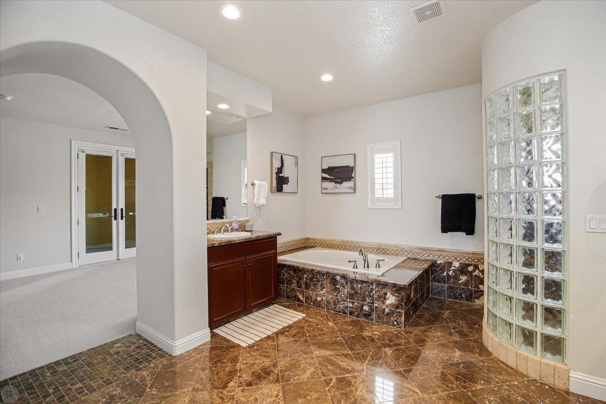 Detail Gallery Image 57 of 94 For 4084 Chiavari Way, Manteca,  CA 95337 - 4 Beds | 3/1 Baths