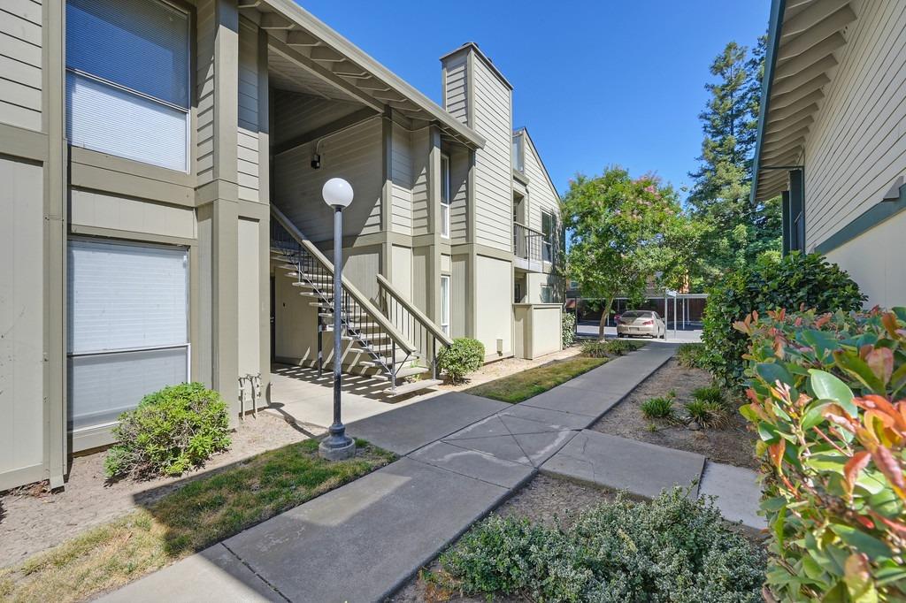 Detail Gallery Image 7 of 40 For 7283 Florin Mall Dr #6,  Sacramento,  CA 95823 - 2 Beds | 2 Baths