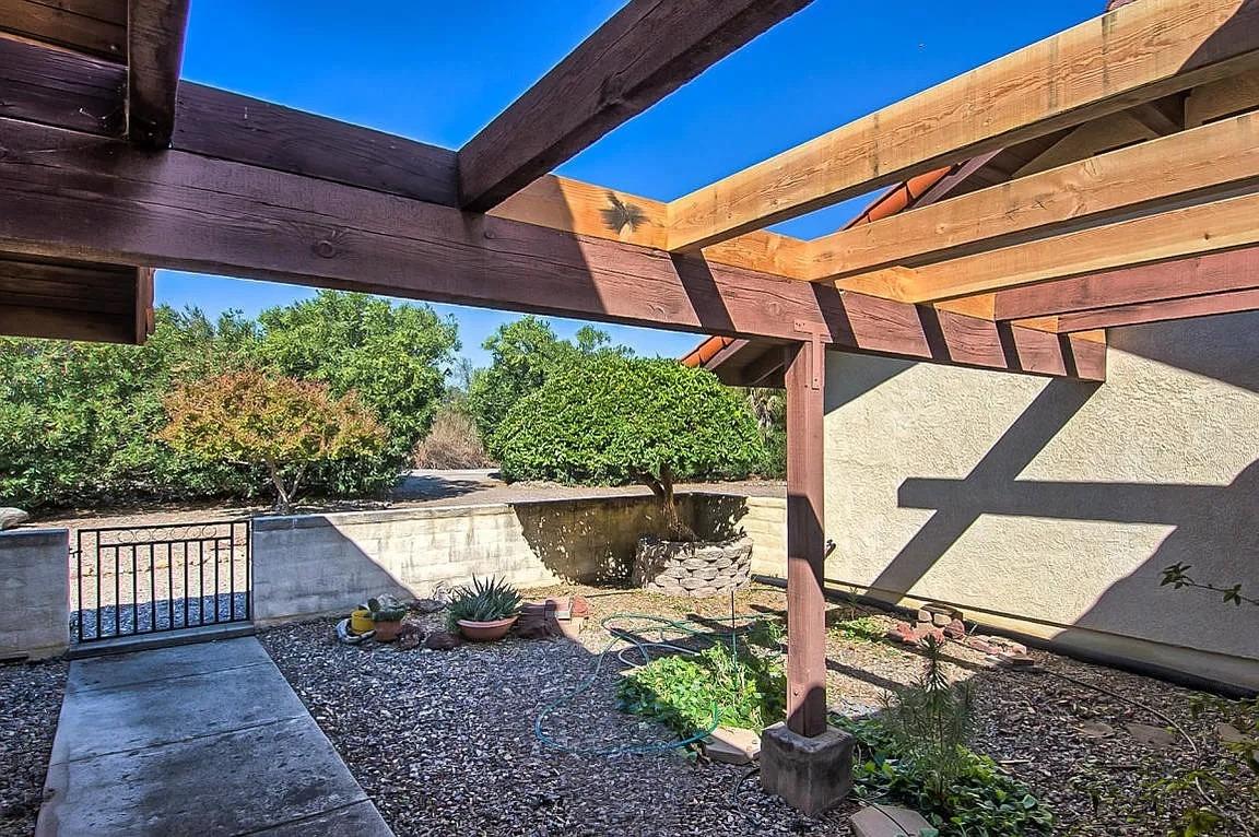 Detail Gallery Image 8 of 28 For 19045 Paradise Ct, Cottonwood,  CA 96022 - 3 Beds | 2/1 Baths