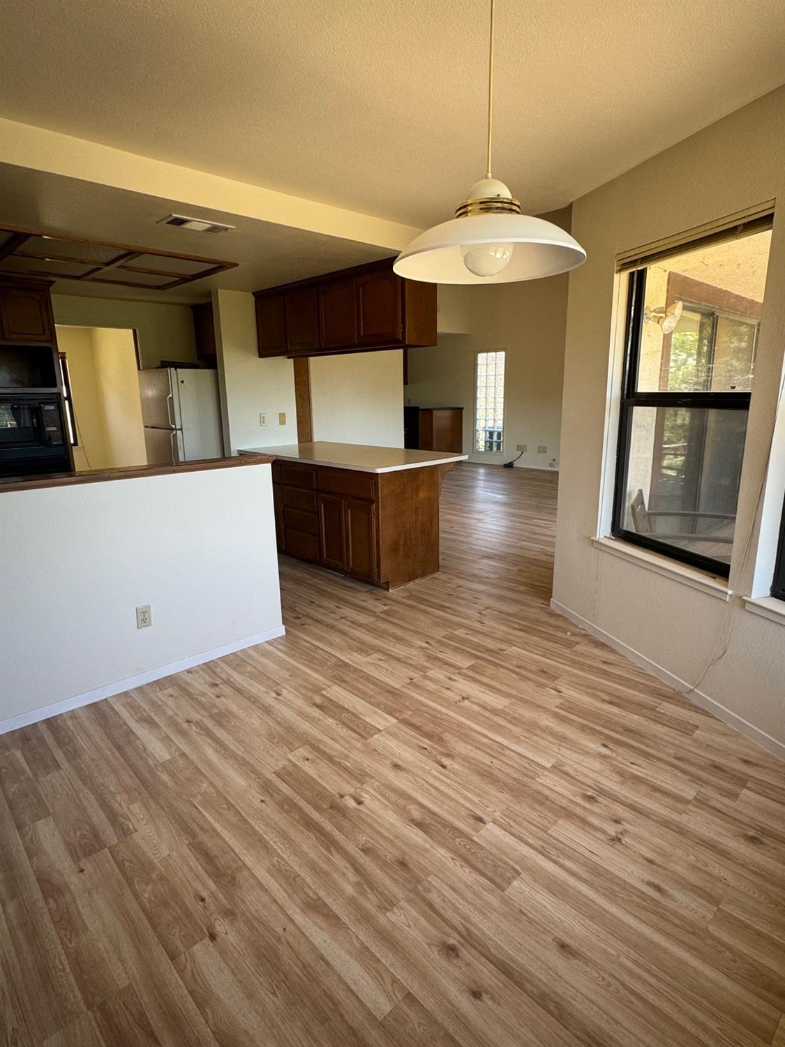 Detail Gallery Image 14 of 28 For 19045 Paradise Ct, Cottonwood,  CA 96022 - 3 Beds | 2/1 Baths