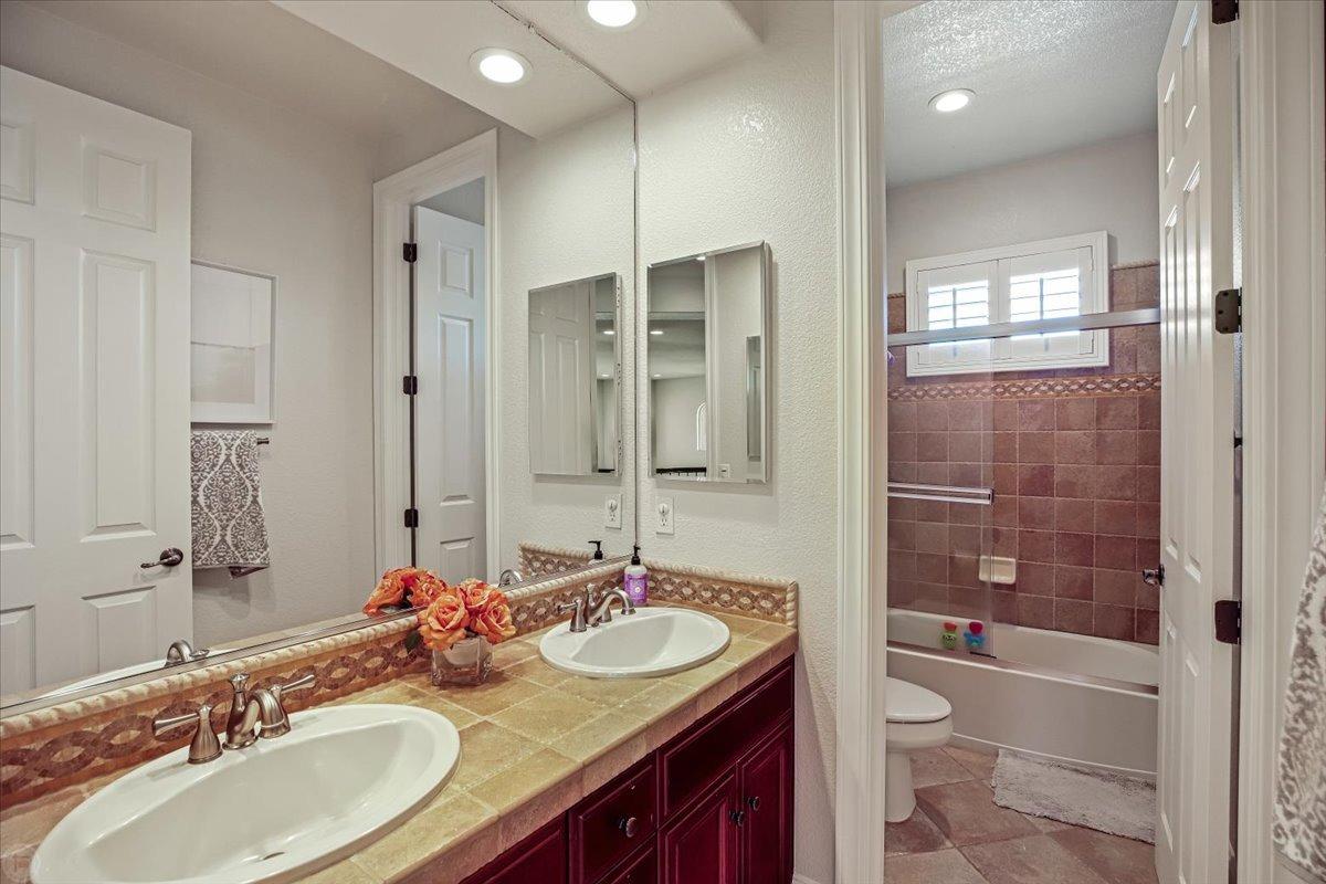 Detail Gallery Image 47 of 94 For 4084 Chiavari Way, Manteca,  CA 95337 - 4 Beds | 3/1 Baths