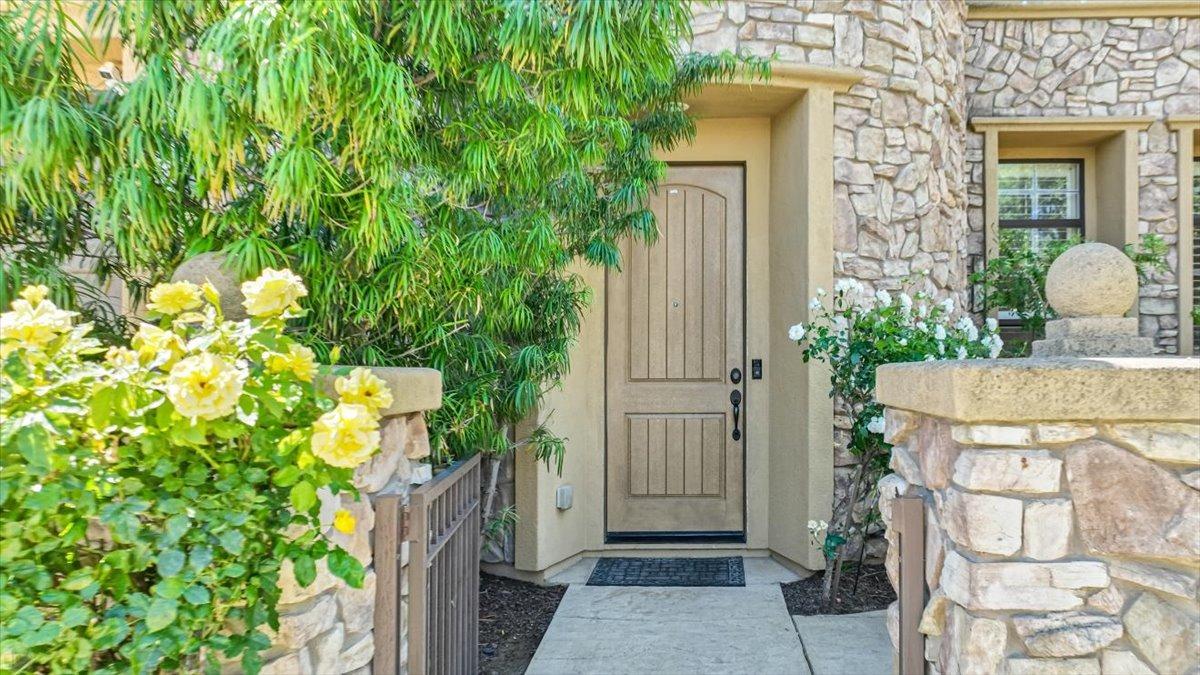 Detail Gallery Image 7 of 94 For 4084 Chiavari Way, Manteca,  CA 95337 - 4 Beds | 3/1 Baths