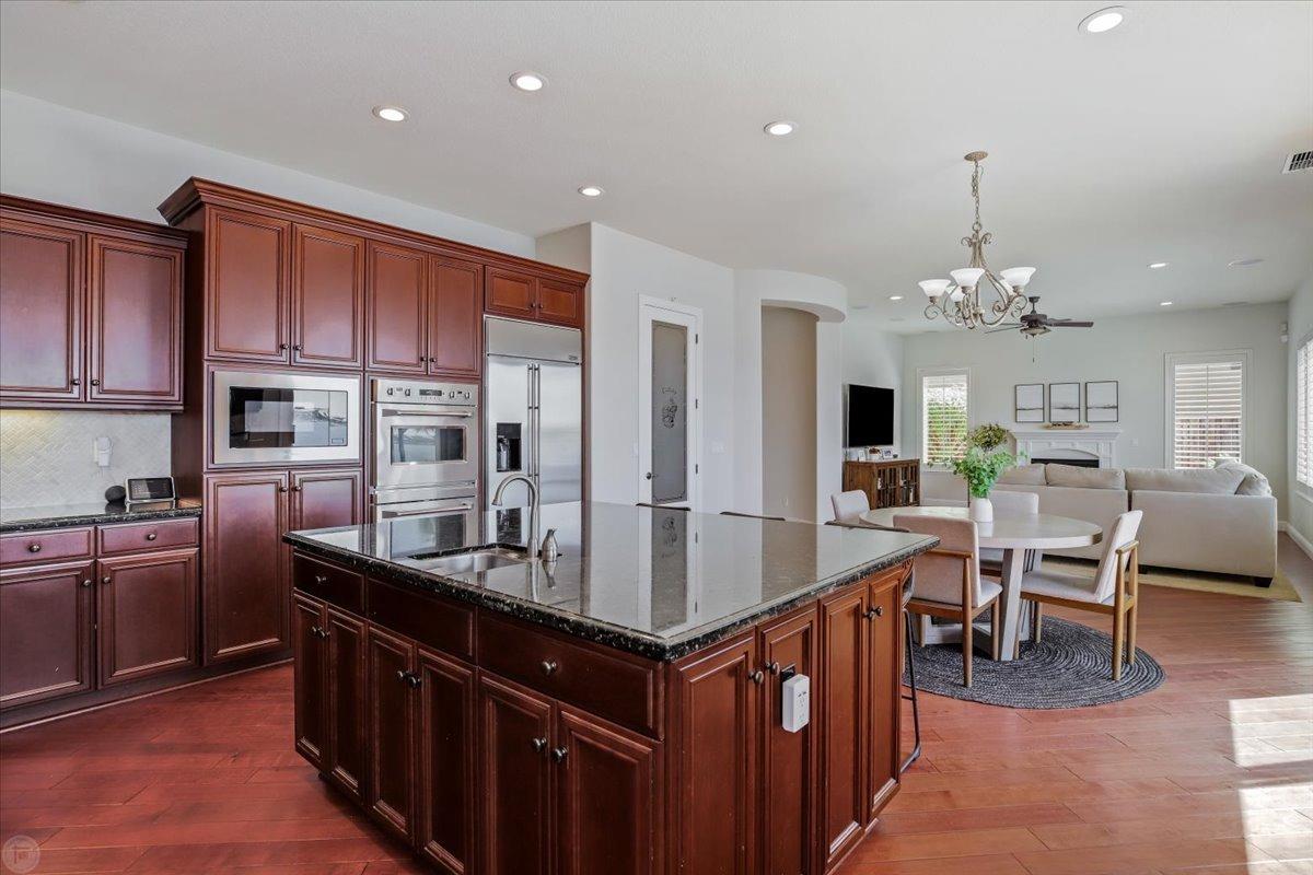 Detail Gallery Image 22 of 94 For 4084 Chiavari Way, Manteca,  CA 95337 - 4 Beds | 3/1 Baths