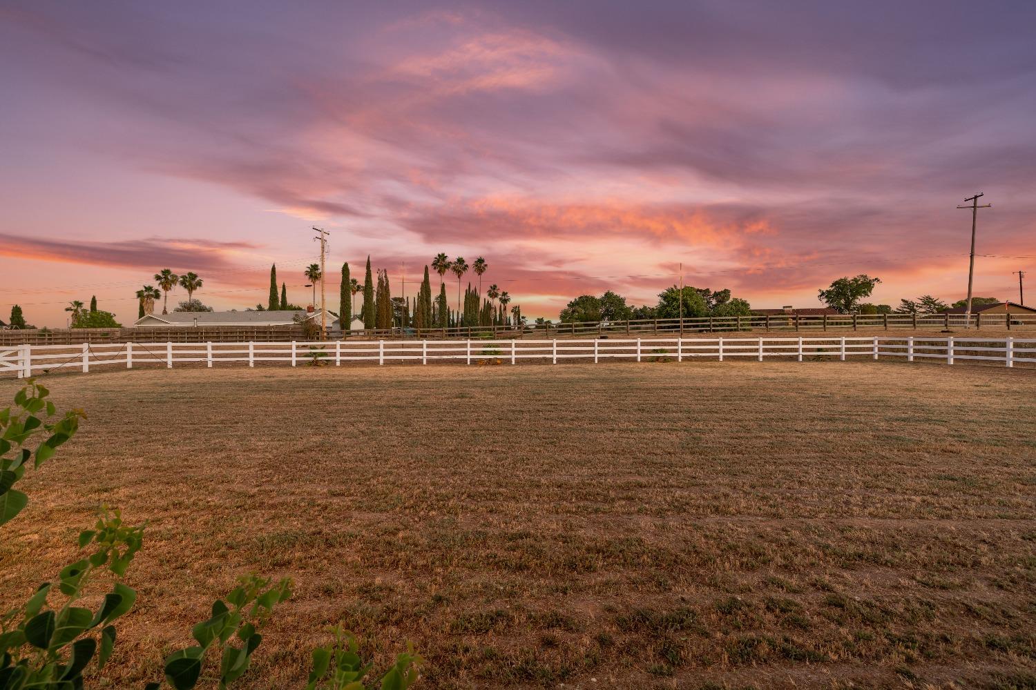 Detail Gallery Image 2 of 82 For 11920 Sheldon Lake Dr, Elk Grove,  CA 95624 - 4 Beds | 3 Baths