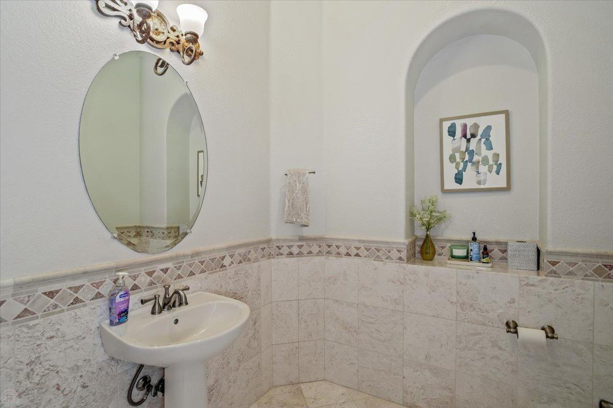 Detail Gallery Image 37 of 94 For 4084 Chiavari Way, Manteca,  CA 95337 - 4 Beds | 3/1 Baths