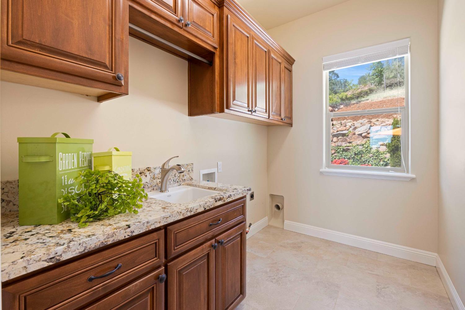 Detail Gallery Image 44 of 58 For 2781 via Fiori, El Dorado Hills,  CA 95762 - 4 Beds | 4/1 Baths