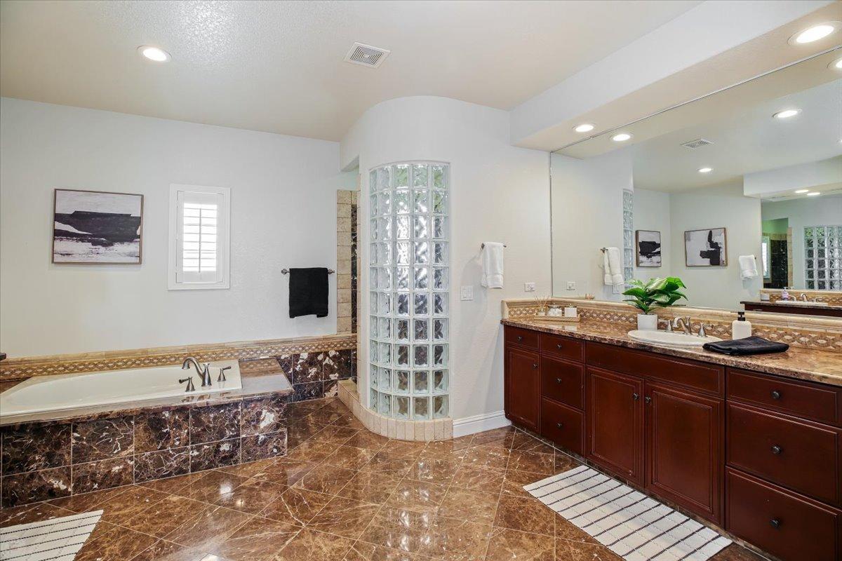 Detail Gallery Image 56 of 94 For 4084 Chiavari Way, Manteca,  CA 95337 - 4 Beds | 3/1 Baths