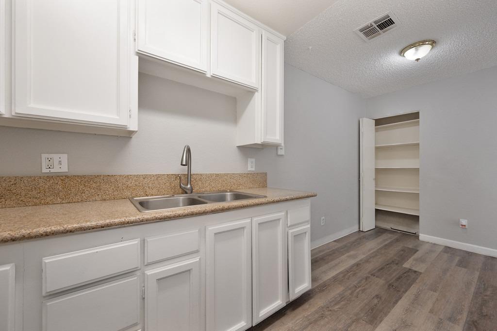 Detail Gallery Image 24 of 40 For 7283 Florin Mall Dr #6,  Sacramento,  CA 95823 - 2 Beds | 2 Baths