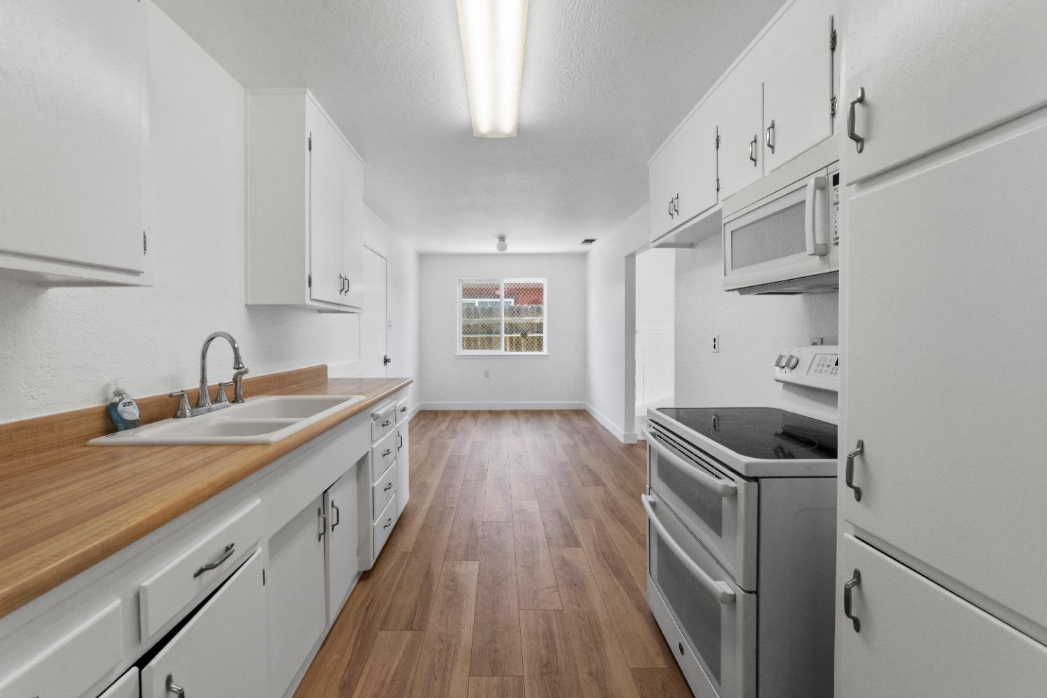 Arcano Way, Rio Linda, California image 2