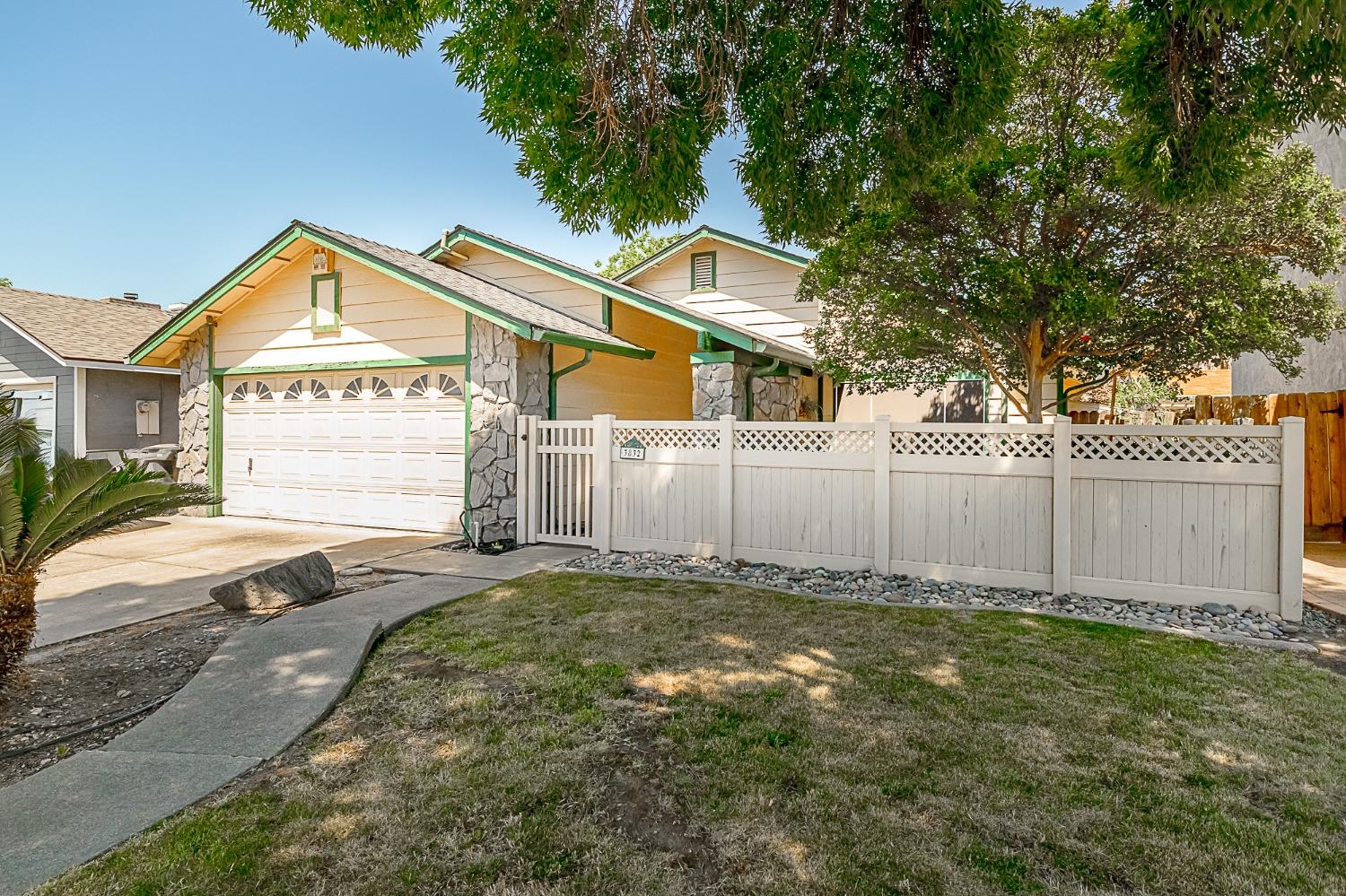 Detail Gallery Image 1 of 1 For 3832 Fensom Way, Modesto,  CA 95356 - 3 Beds | 2 Baths