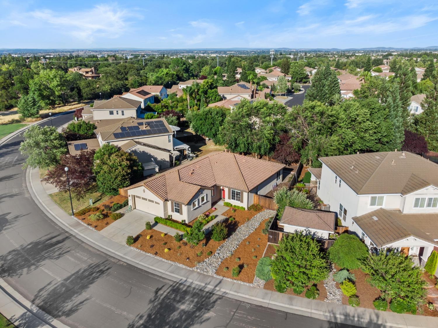 Detail Gallery Image 1 of 1 For 2789 Mccloud Way, Roseville,  CA 95747 - 4 Beds | 2 Baths