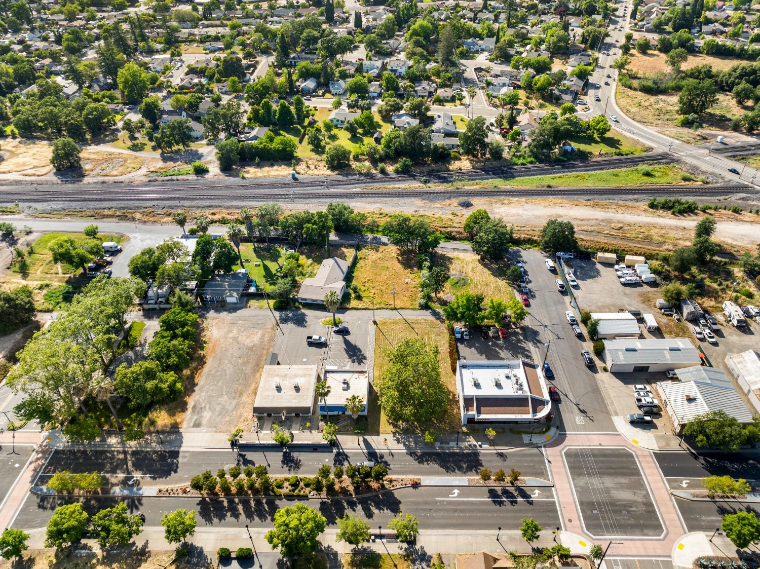 Detail Gallery Image 9 of 10 For 4920 Pacific St, Rocklin,  CA 95677 - – Beds | – Baths