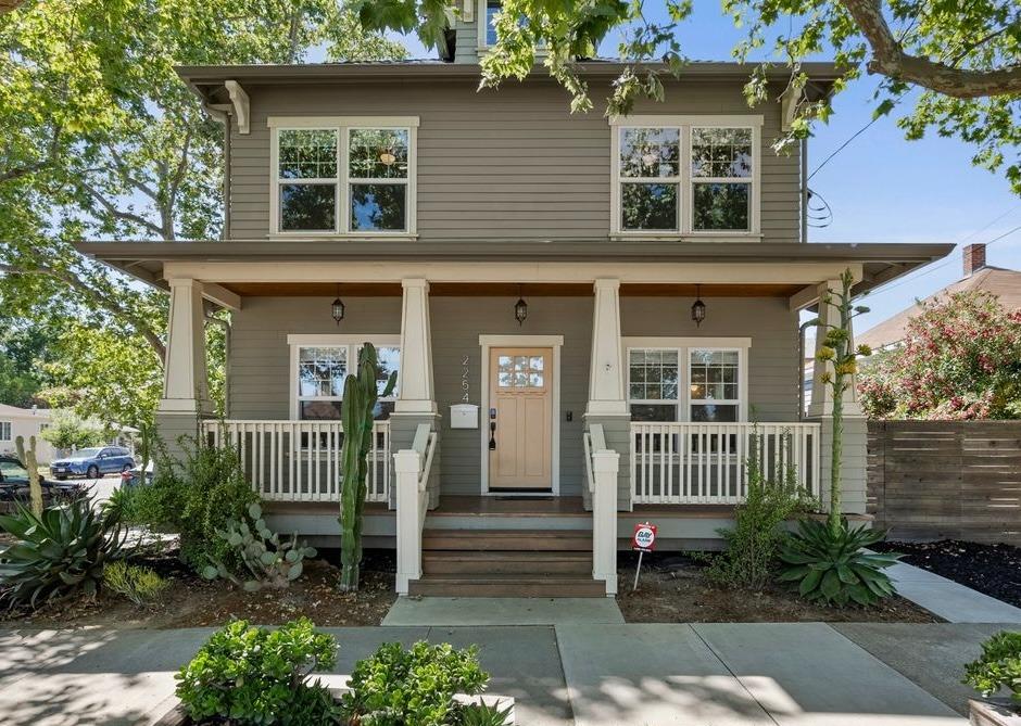 Detail Gallery Image 1 of 1 For 2254 34th Street, Sacramento,  CA 95817 - 3 Beds | 2/1 Baths