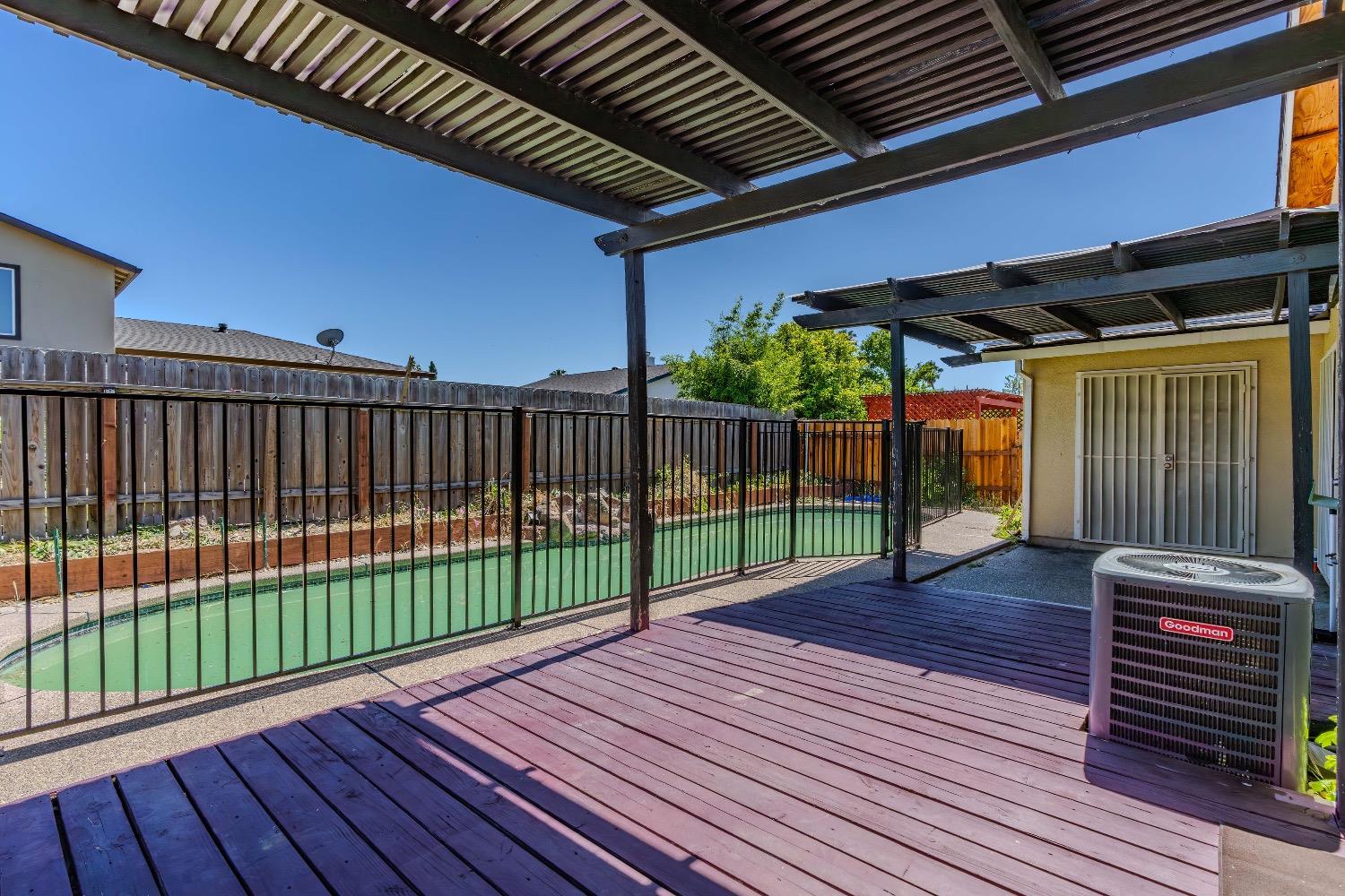 Detail Gallery Image 12 of 48 For 4200 Amapola Way, Sacramento,  CA 95823 - 4 Beds | 2 Baths