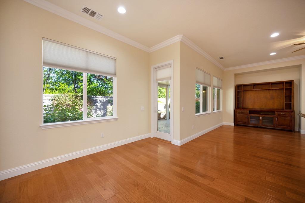 Detail Gallery Image 31 of 61 For 2024 Xavier Ln, Roseville,  CA 95747 - 3 Beds | 2/1 Baths