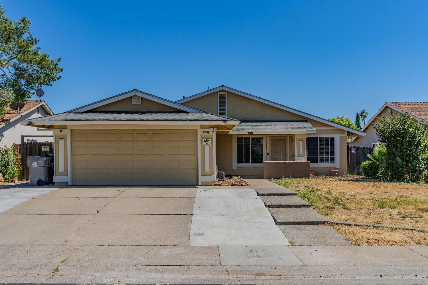 Detail Gallery Image 1 of 48 For 4200 Amapola Way, Sacramento,  CA 95823 - 4 Beds | 2 Baths