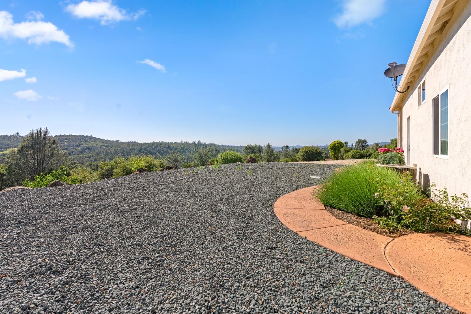 Detail Gallery Image 47 of 60 For 8645 Big Oak Valley Rd, –,  CA 95977 - 4 Beds | 3/1 Baths