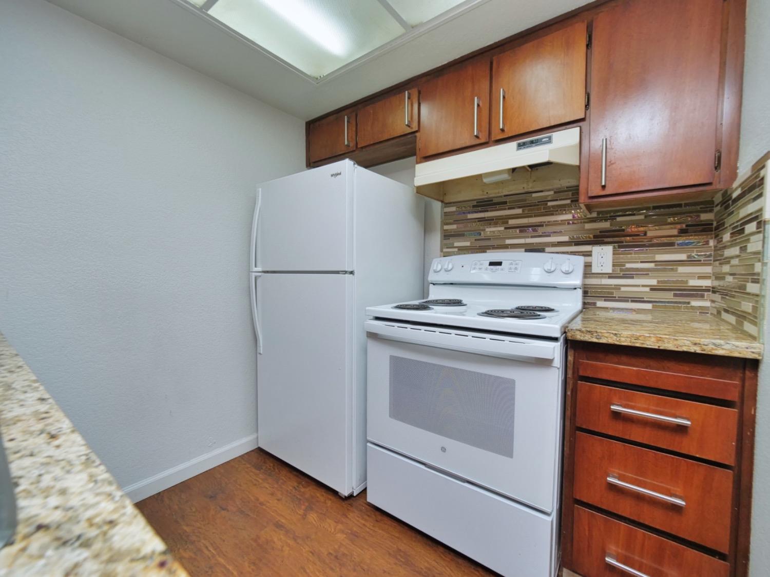 Detail Gallery Image 4 of 32 For 1629 Pyrenees Ave #53,  Stockton,  CA 95210 - 1 Beds | 1 Baths