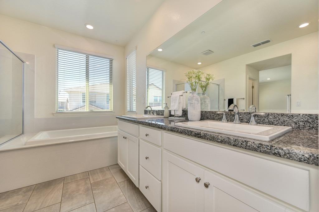 Detail Gallery Image 20 of 51 For 12594 Solsberry Way, Rancho Cordova,  CA 95742 - 4 Beds | 3/1 Baths