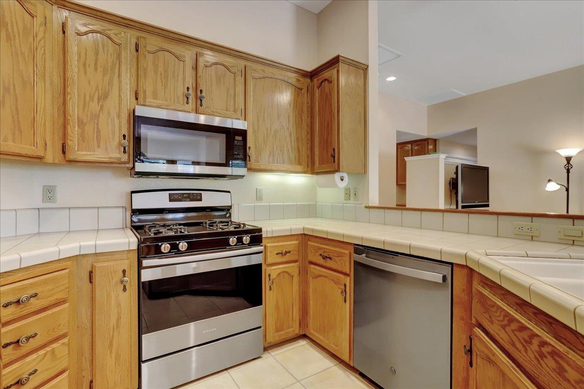 Woodcrest Way, Grass Valley, California image 15