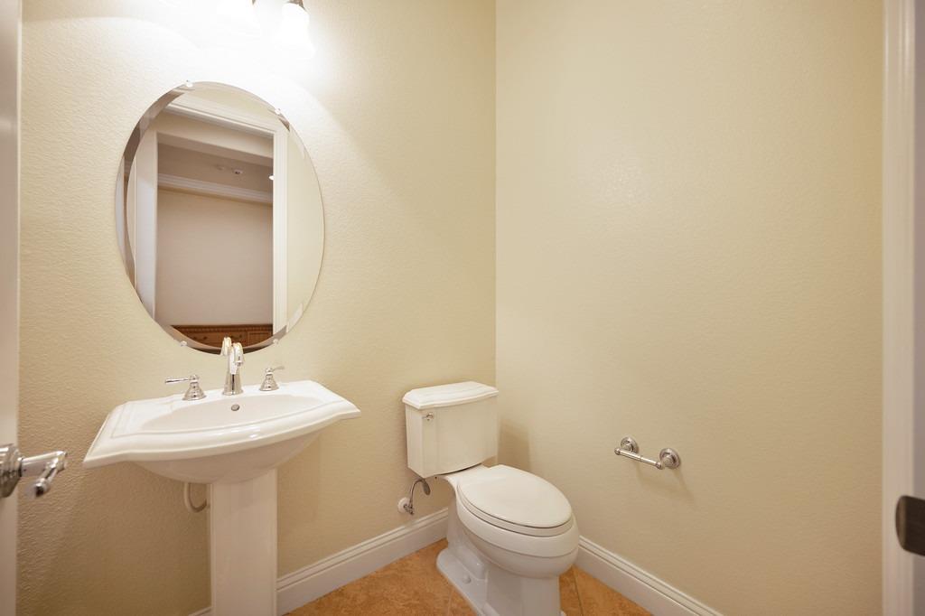 Detail Gallery Image 18 of 61 For 2024 Xavier Ln, Roseville,  CA 95747 - 3 Beds | 2/1 Baths