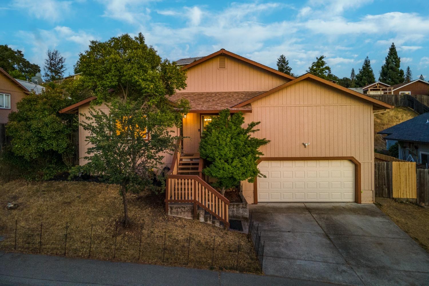 Detail Gallery Image 1 of 33 For 2316 Davis Ct, Placerville,  CA 95667 - 4 Beds | 2 Baths