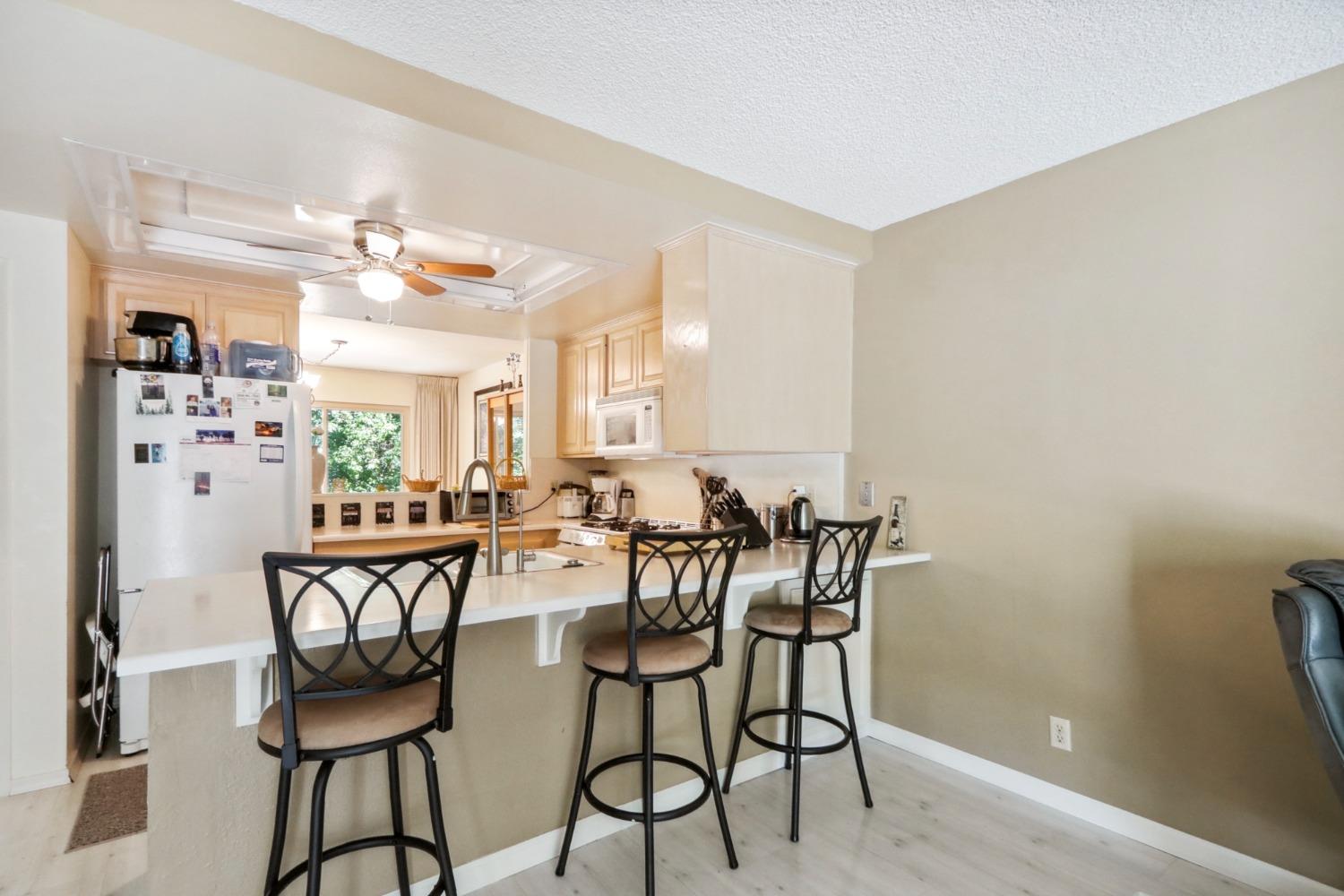 Detail Gallery Image 21 of 59 For 6919 Vera Cruz Ct, Citrus Heights,  CA 95621 - 4 Beds | 2/1 Baths