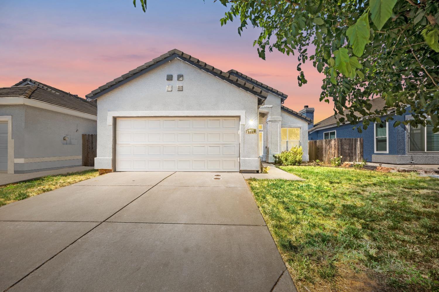 Detail Gallery Image 1 of 1 For 9157 Irish Gold Way, Sacramento,  CA 95826 - 3 Beds | 2 Baths