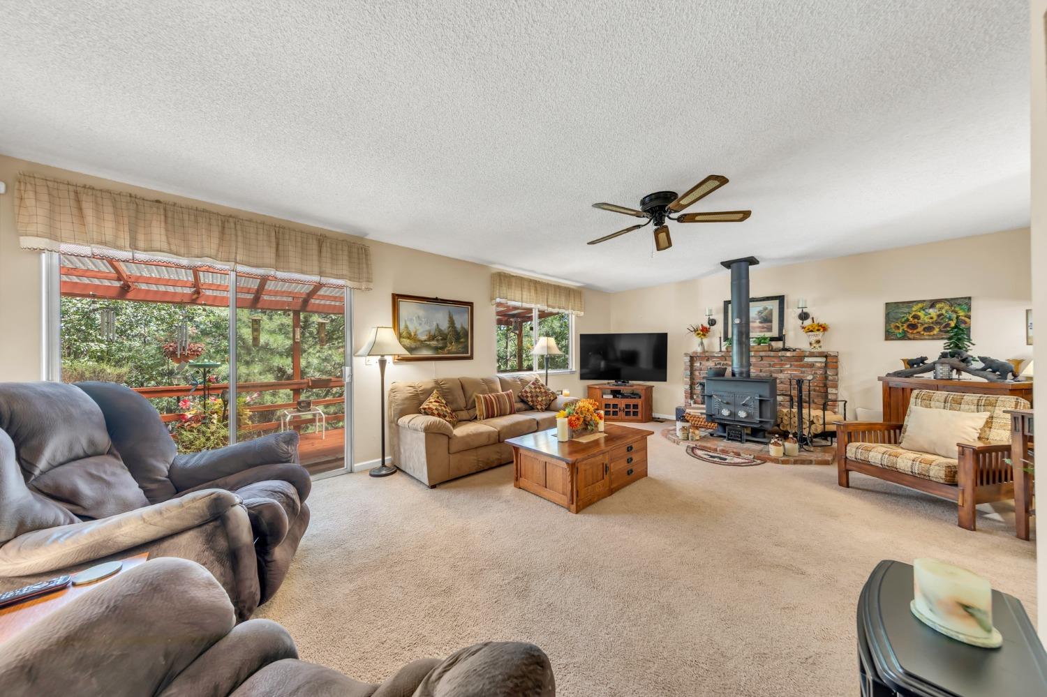 Sky Pines Road, Grass Valley, California image 8