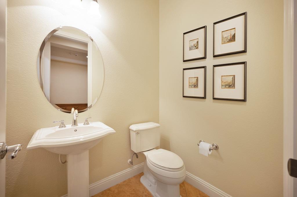 Detail Gallery Image 17 of 61 For 2024 Xavier Ln, Roseville,  CA 95747 - 3 Beds | 2/1 Baths