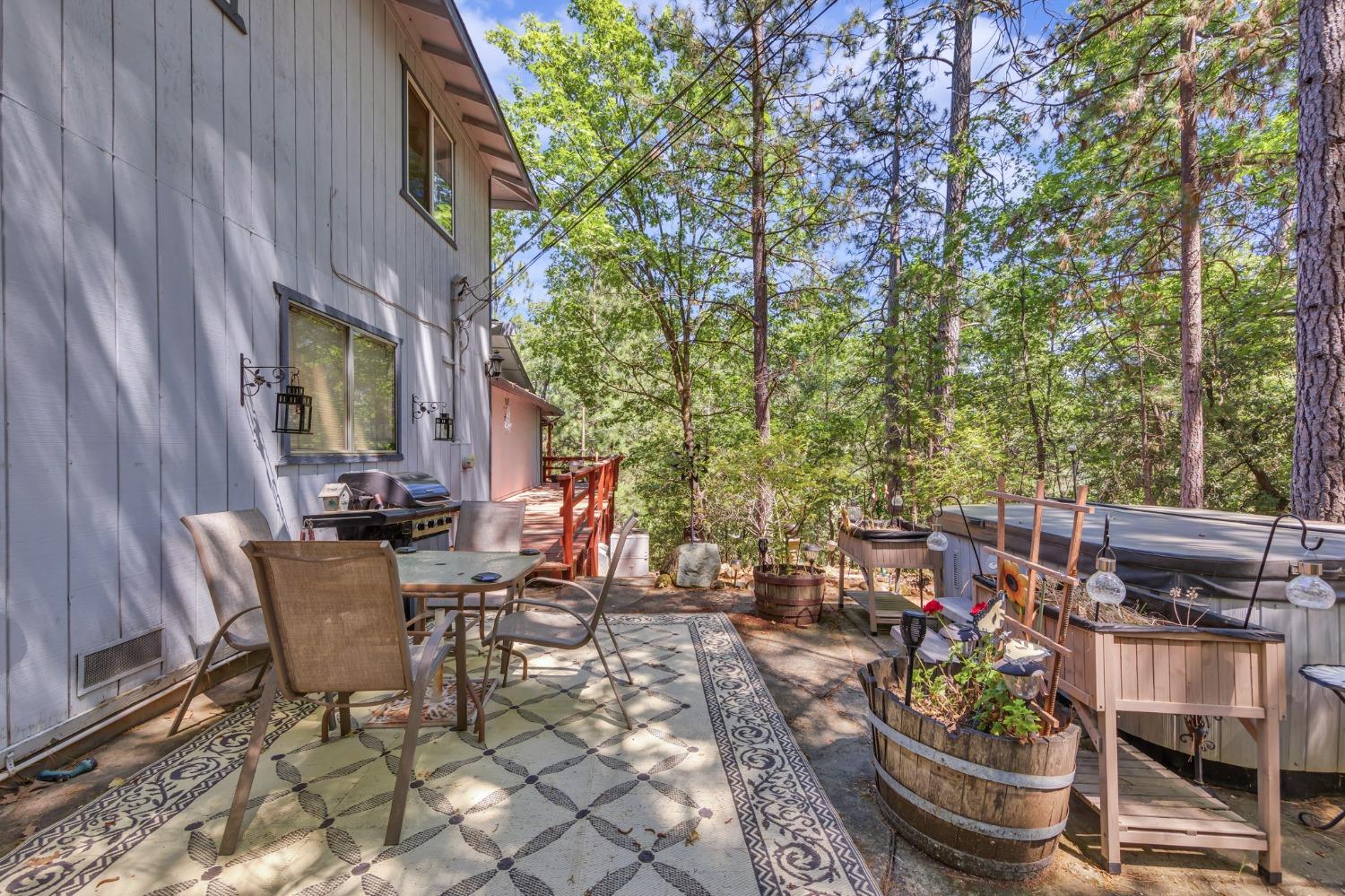 Sky Pines Road, Grass Valley, California image 36