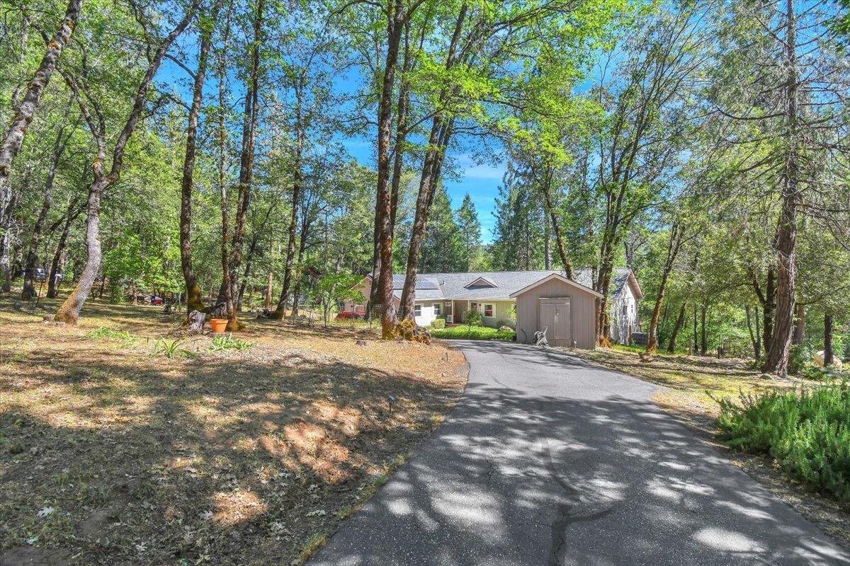 Pebble Place, Nevada City, California image 34