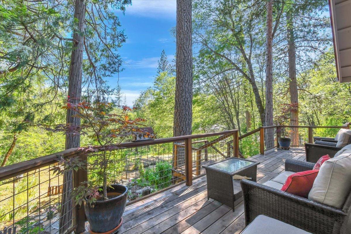 Pebble Place, Nevada City, California image 17