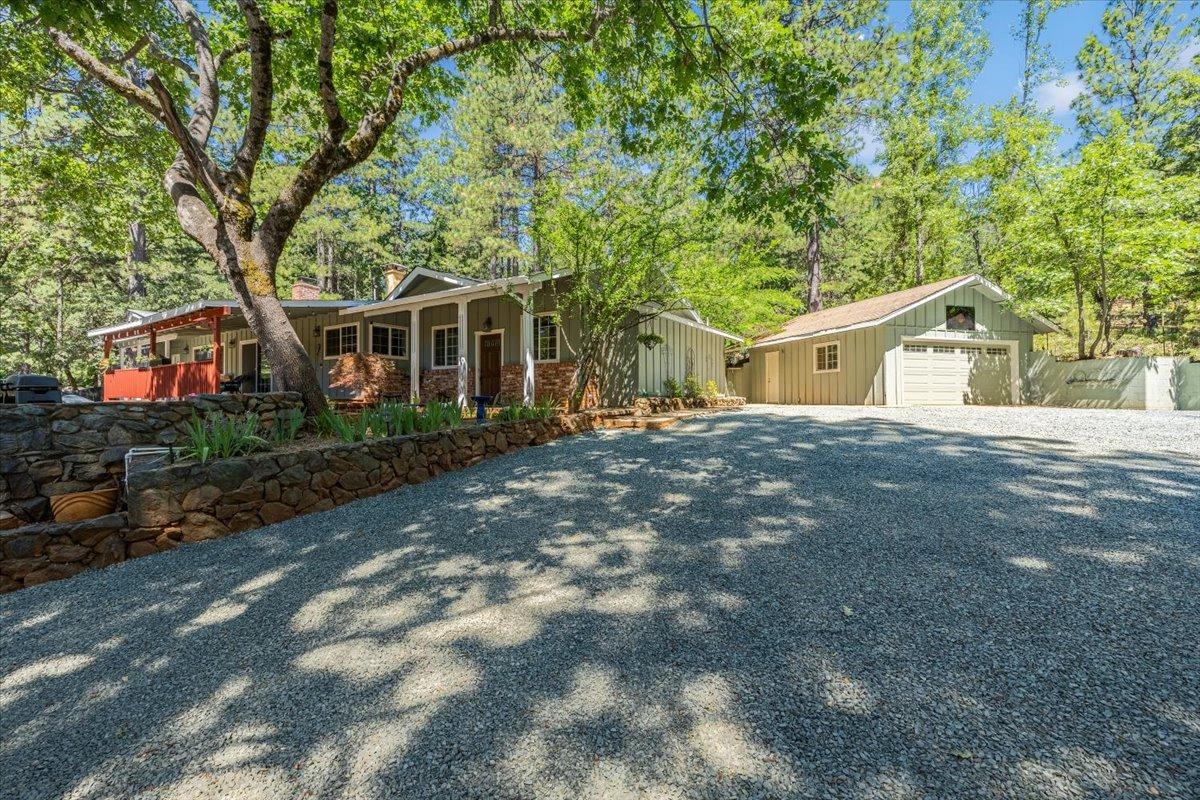 Brooks Road, Grass Valley, California image 2