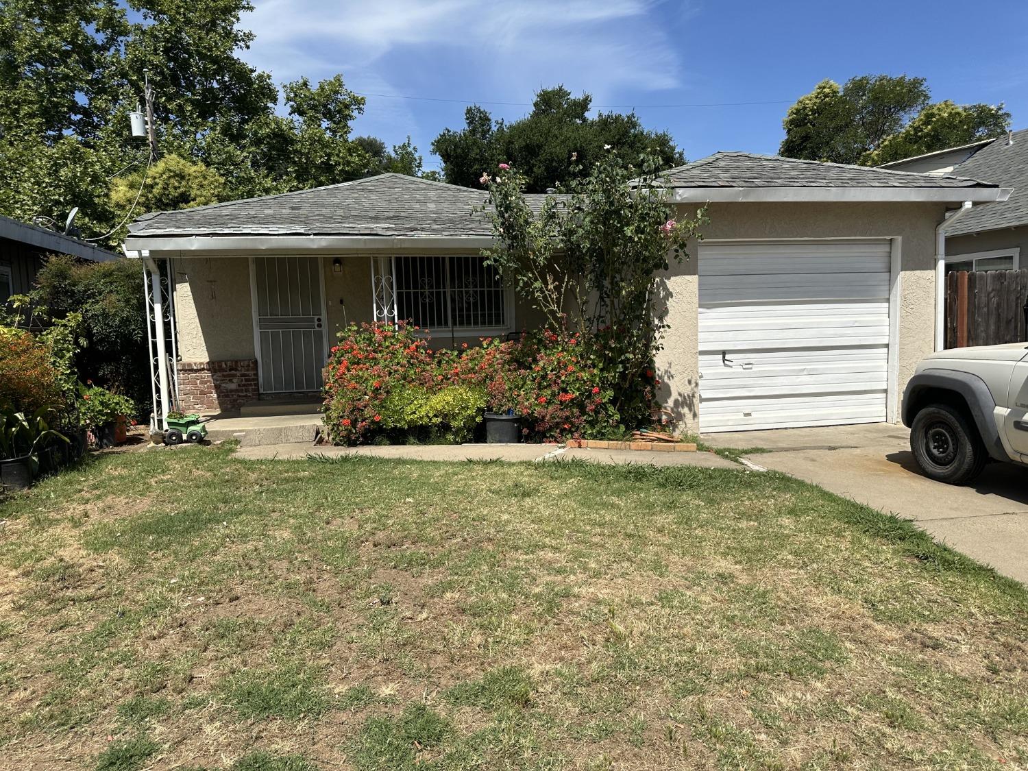 Detail Gallery Image 1 of 1 For 3340 41st St, Sacramento,  CA 95817 - 3 Beds | 1 Baths