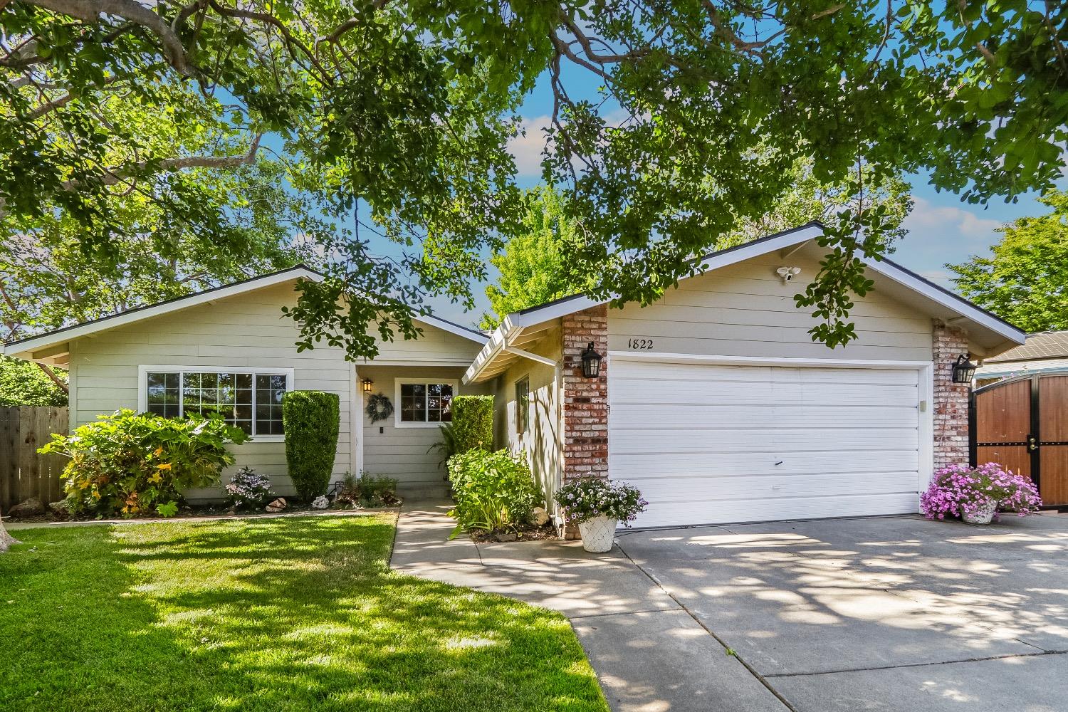 Detail Gallery Image 1 of 1 For 1822 Myrtle Pl, Davis,  CA 95618 - 3 Beds | 2 Baths