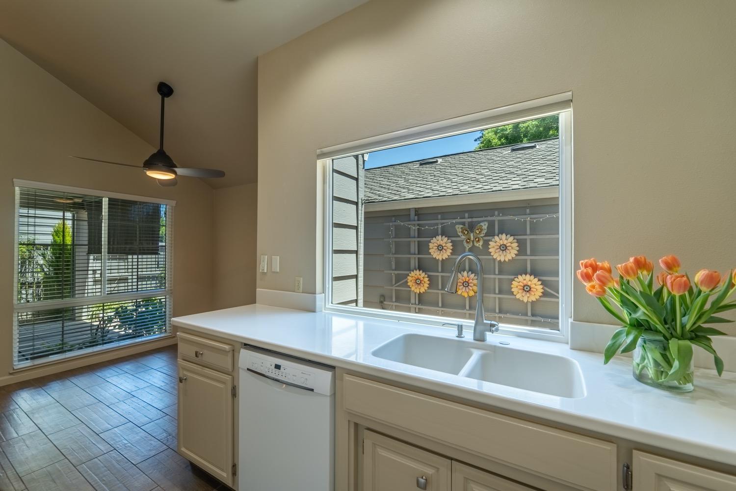 Detail Gallery Image 19 of 27 For 2704 Sherwood Ave #C,  Modesto,  CA 95350 - 2 Beds | 2 Baths