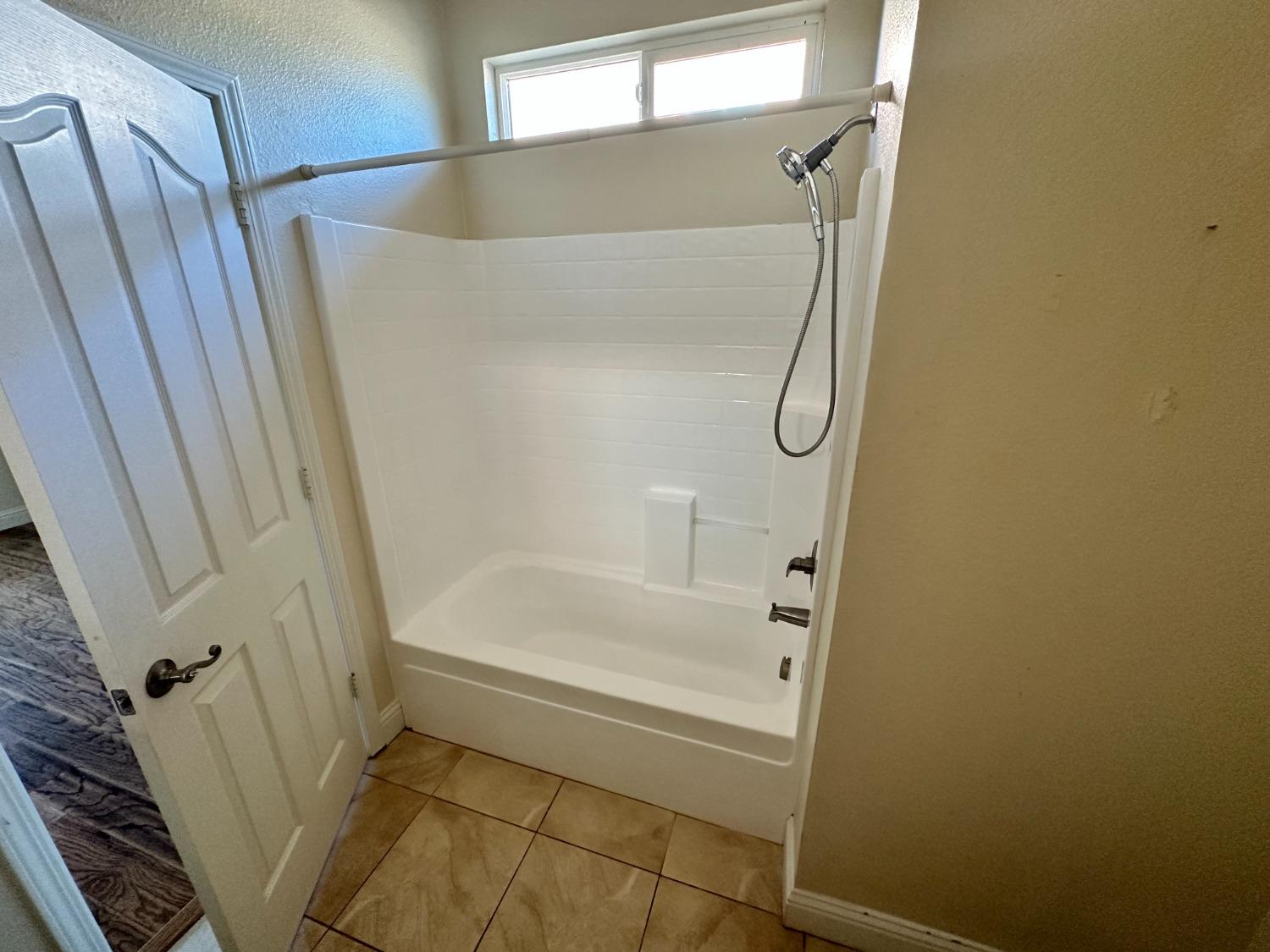 Detail Gallery Image 9 of 18 For 1604 Maryclair Dr, Olivehurst,  CA 95961 - 3 Beds | 2 Baths