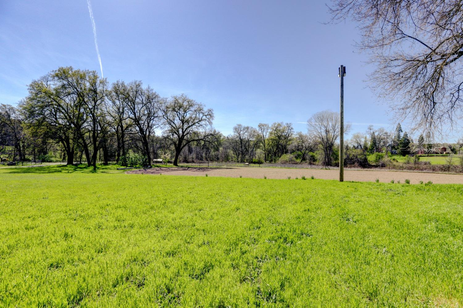 Mcland Court, Penn Valley, California image 25