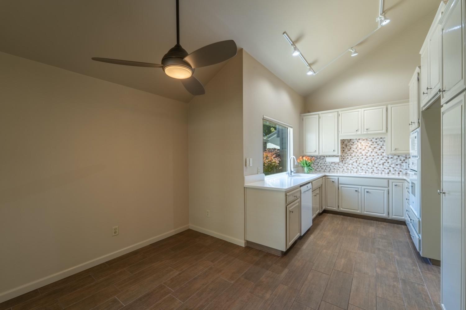 Detail Gallery Image 17 of 27 For 2704 Sherwood Ave #C,  Modesto,  CA 95350 - 2 Beds | 2 Baths