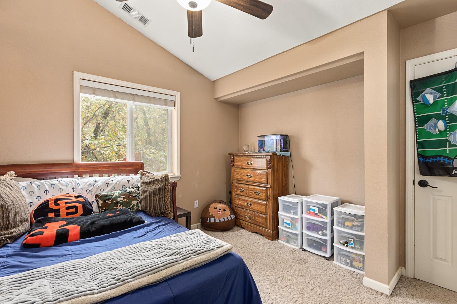 Detail Gallery Image 15 of 47 For 1581 Bear Rock Rd, Placerville,  CA 95667 - 3 Beds | 2/1 Baths