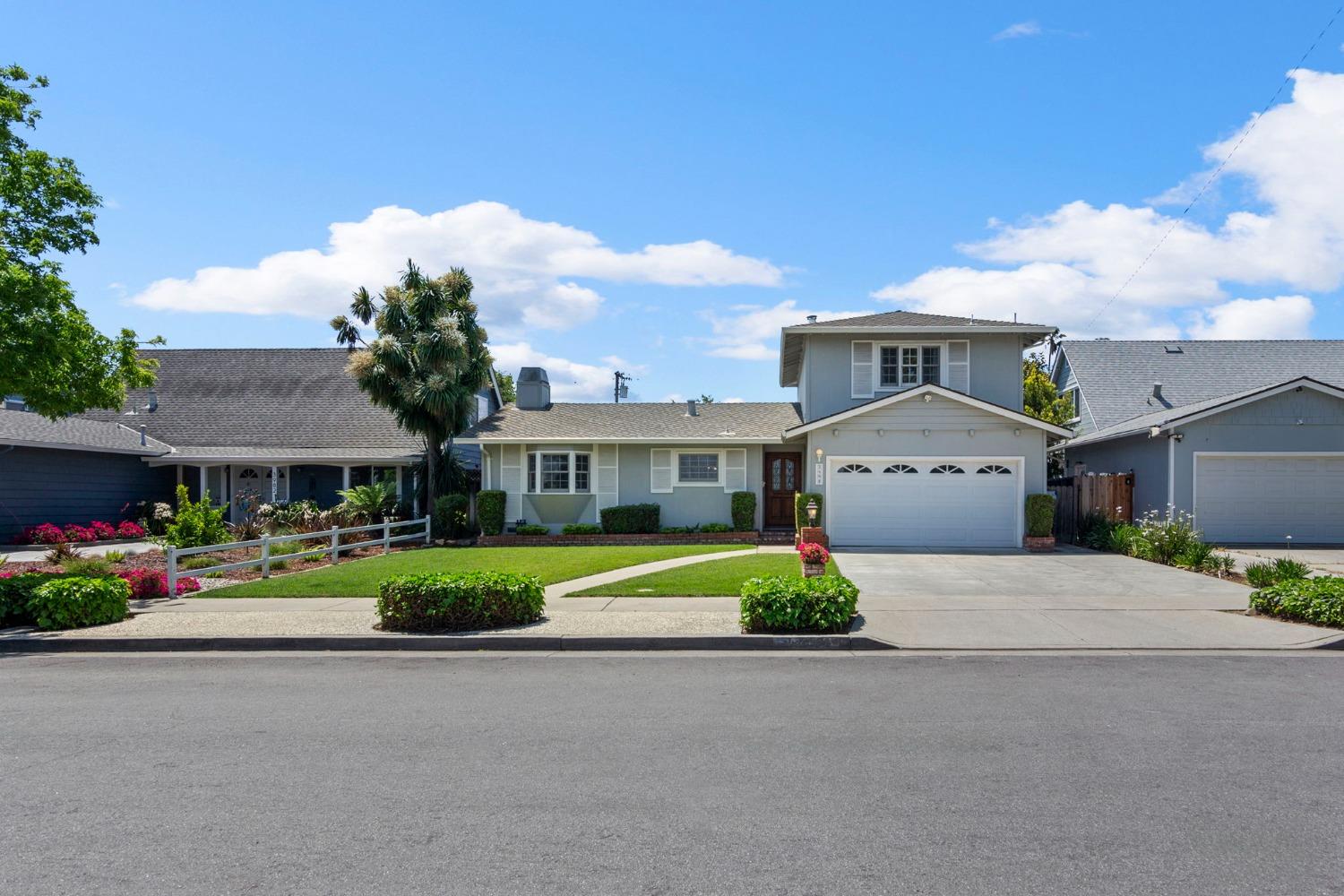 Detail Gallery Image 1 of 1 For 3994 Teale Ave, San Jose,  CA 95117 - 4 Beds | 3 Baths