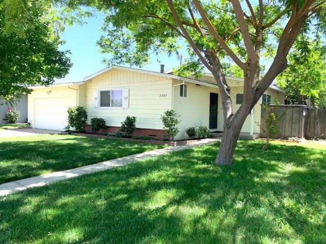 Detail Gallery Image 1 of 1 For 2080 Carrigan St, Turlock,  CA 95380 - 3 Beds | 2 Baths