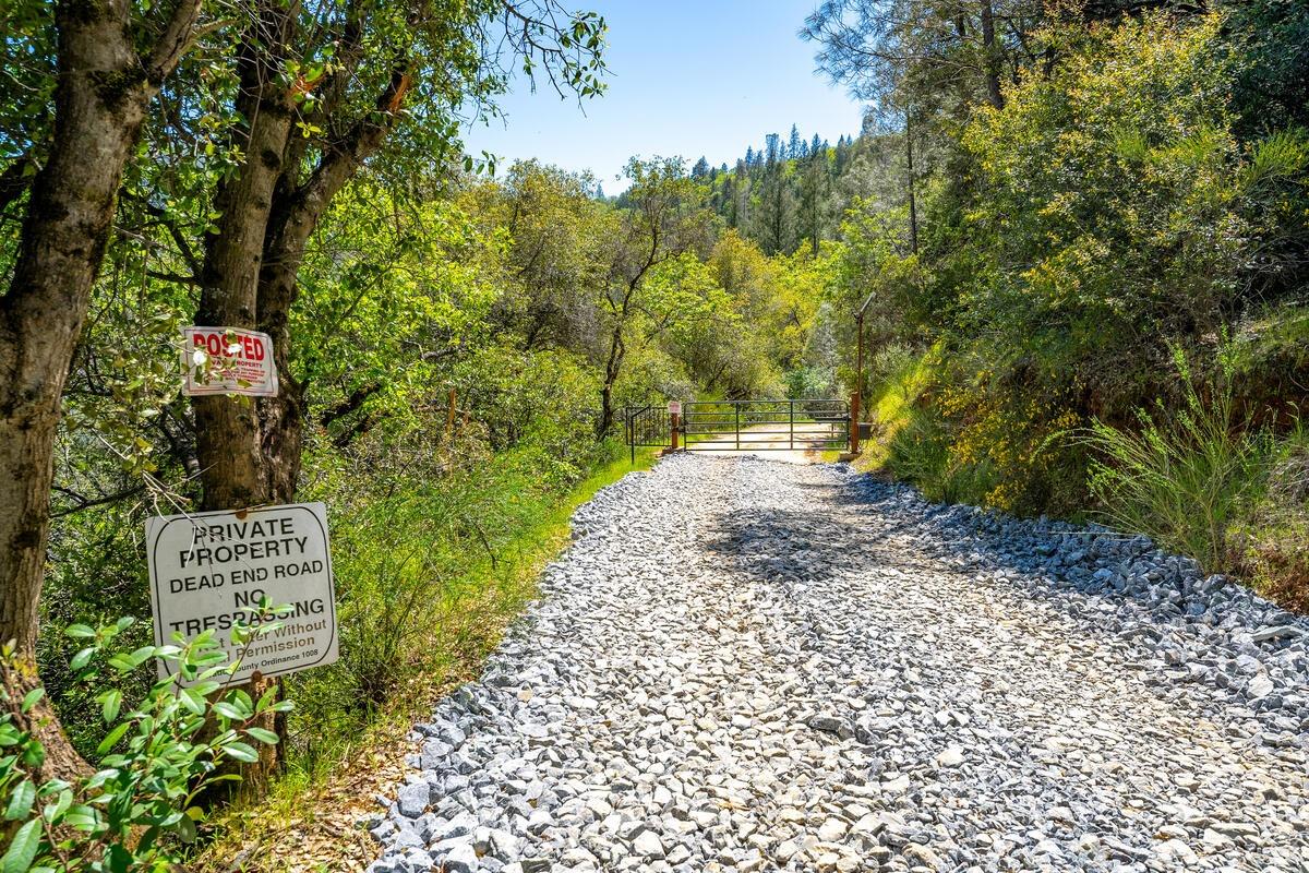 Detail Gallery Image 45 of 47 For 1581 Bear Rock Rd, Placerville,  CA 95667 - 3 Beds | 2/1 Baths