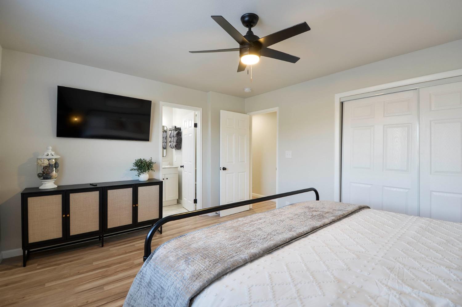 Josefina Way, La Grange, California image 15