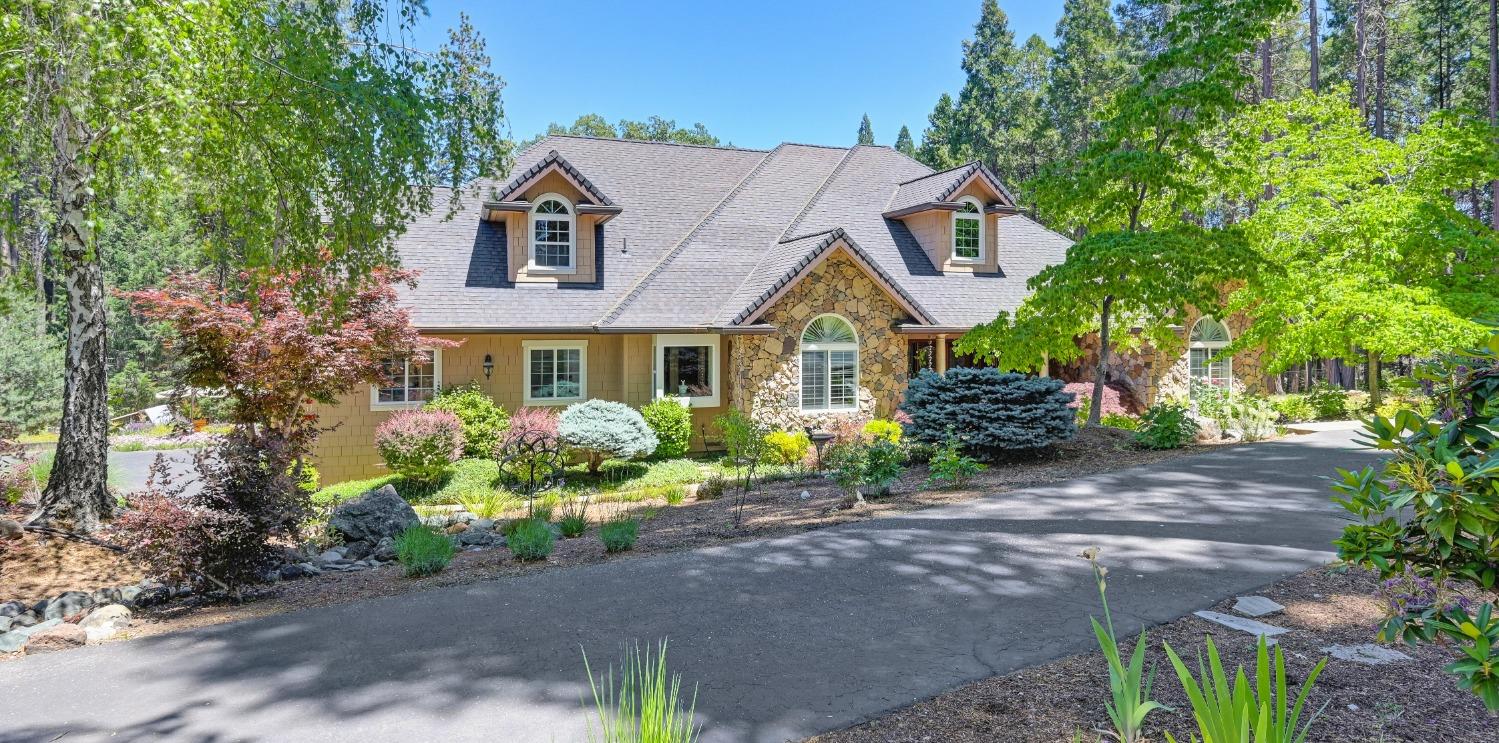 Detail Gallery Image 1 of 78 For 12933 Elk Ln, Grass Valley,  CA 95945 - 4 Beds | 2/2 Baths